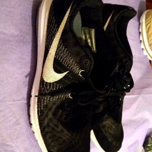 Nike sports women o men